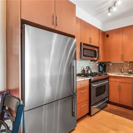 Image 2 - 18-05 215th Street, New York, NY 11360, USA - Apartment for sale