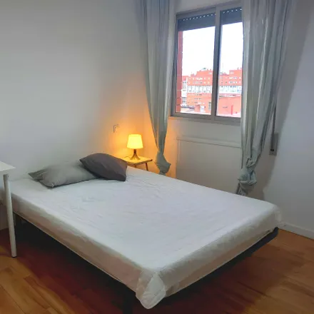 Rent this 5 bed room on C.A.P. de Vallecas in Calle de Rafael Fernández Hijicos, 11