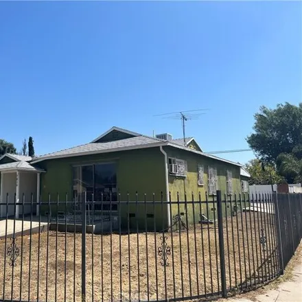 Image 3 - 14006 Stagg Street, Los Angeles, CA 91402, USA - House for sale