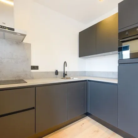 Rent this 1 bed apartment on Zwart Janstraat 56A in 3035 AV Rotterdam, Netherlands