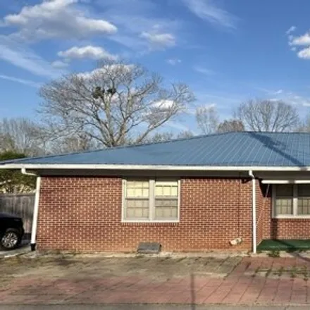 Buy this 3 bed house on 156 North Aberdeen Street in Iuka, MS 38852
