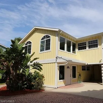 Rent this 3 bed house on 135 Gulfview Avenue in Fort Myers Beach, Lee County