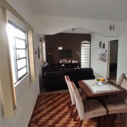 Buy this 2 bed house on Rua Guido Dezoti in Presidente Roosevelt, Uberlândia - MG