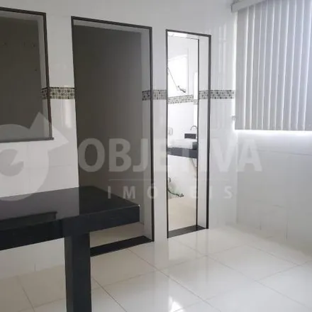 Buy this 3 bed apartment on Rua Antônio Thomaz de Rezende in Osvaldo Rezende, Uberlândia - MG