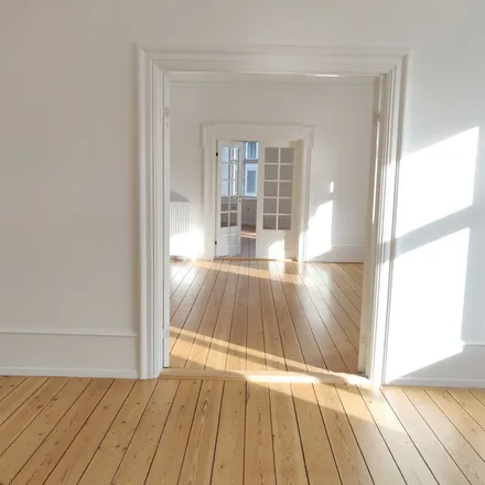 Rent this 6 bed apartment on Trianglen in 2100 København Ø, Denmark