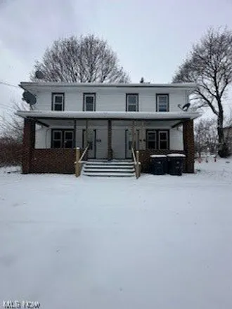Rent this 3 bed house on 198 North Martha Avenue in Akron, OH 44305