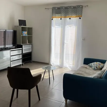 Rent this 4 bed house on 30800 Saint-Gilles