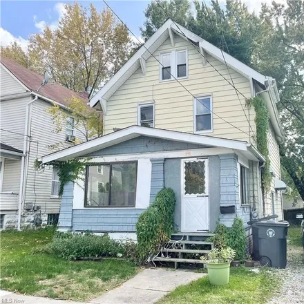 Buy this 4 bed house on 948 Redfern Avenue in Akron, OH 44314