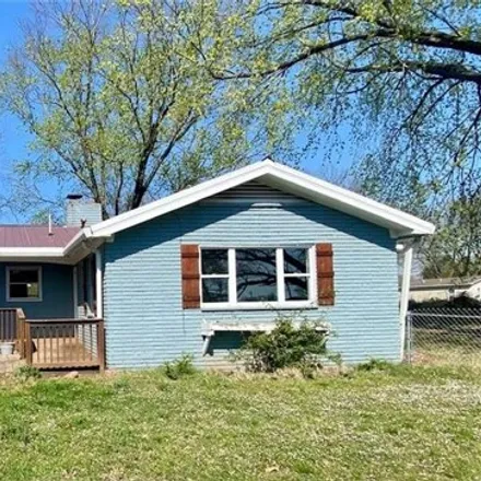 Buy this 2 bed house on 304 West Benton Street in Gentry, Benton County