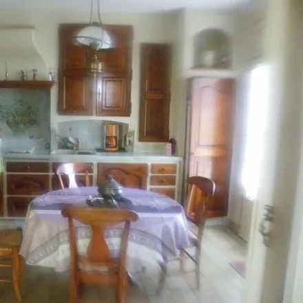 Rent this 4 bed house on 84700 Sorgues