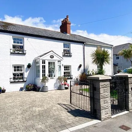 Image 1 - New Road, Porthcawl, CF36 5DN, United Kingdom - Townhouse for sale
