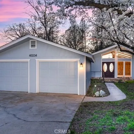 Buy this 3 bed house on 40244 Redbud Drive in Oakhurst, CA 93644