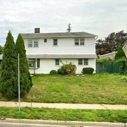 Image 1 - 107 Abbey Lane, Levittown, NY 11756, USA - House for sale