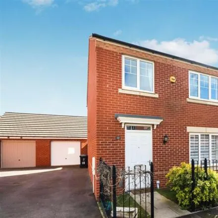 Buy this 4 bed house on Darsdale Drive in Raunds, NN9 6FU