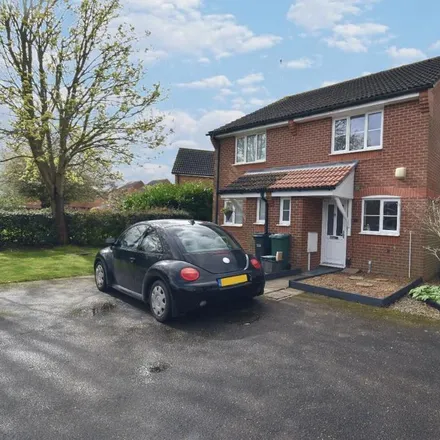 Rent this 2 bed house on Gower Road in Horley, RH6 8SH