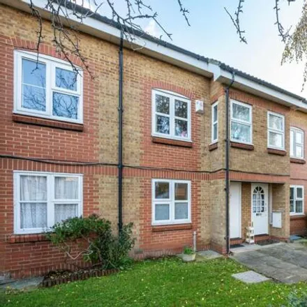 Rent this 1 bed apartment on Oxley Close in London, SE1 5HN