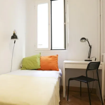 Rent this 6 bed room on Madrid in Calle de Ibiza, 36