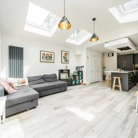 Rent this 4 bed apartment on 25 Worslade Road in London, SW17 0BS