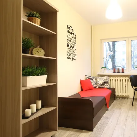 Rent this 3 bed room on Zaolziańska 65 in 93-539 Łódź, Poland