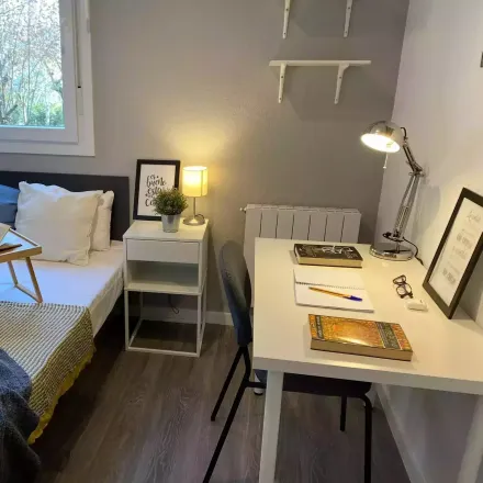 Rent this studio room on Clínica Estética Dr Momentos in Calle Illescas, 20824 Madrid