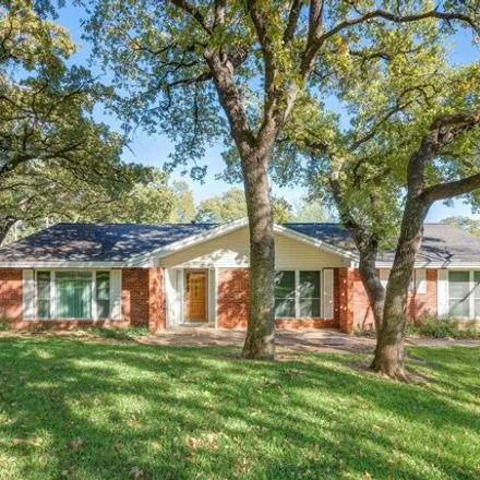Buy this 4 bed house on 1421 Tanglewood Trail in Euless, TX 76040