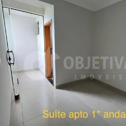 Buy this 3 bed apartment on Avenida Doutor Vicente Salles Guimarães in Alto Umuarama, Uberlândia - MG