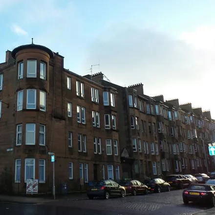 Rent this 2 bed apartment on Aberfeldy Street in Glasgow, G31 3NP