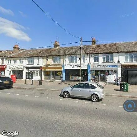Rent this 3 bed apartment on Off License in Southend Road, Sutton