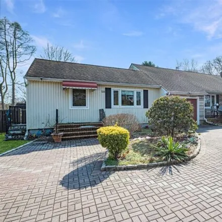 Buy this 8 bed house on 28 Chestnut Street in Central Islip, Brentwood