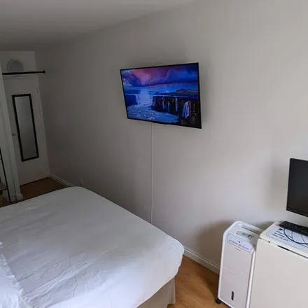 Rent this 1 bed apartment on Paris