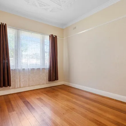 Rent this 3 bed apartment on 103 King Street in Bendigo VIC 3550, Australia