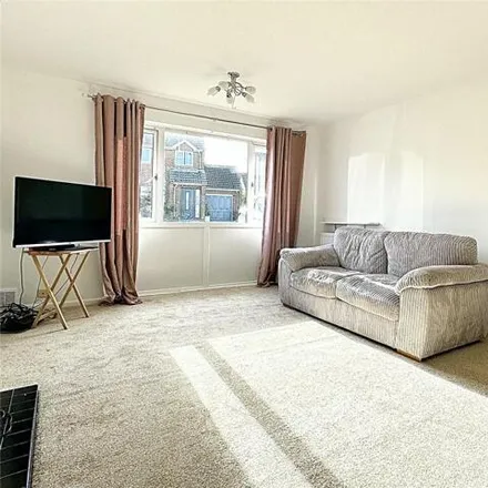 Image 2 - Pound Close, Eastbourne, BN23 6EF, United Kingdom - House for sale