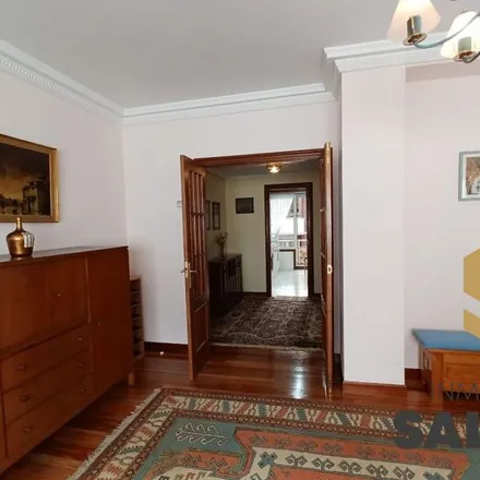 Rent this 3 bed apartment on Avenida Lehendakari Aguirre / Agirre lehendakariaren etorbidea in 48015 Bilbao, Spain