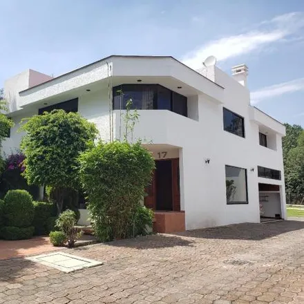 Buy this 3 bed house on Escuela Superior de Comercio y Administración Tepepan in Paseo de las Tórtolas, Colonia Arenal Tepepan