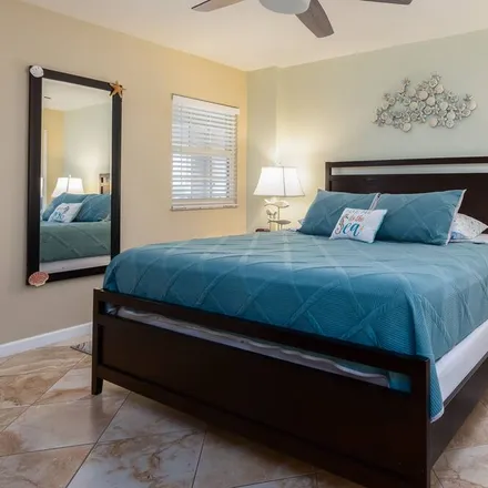 Rent this 2 bed condo on Islamorada in FL, 33070