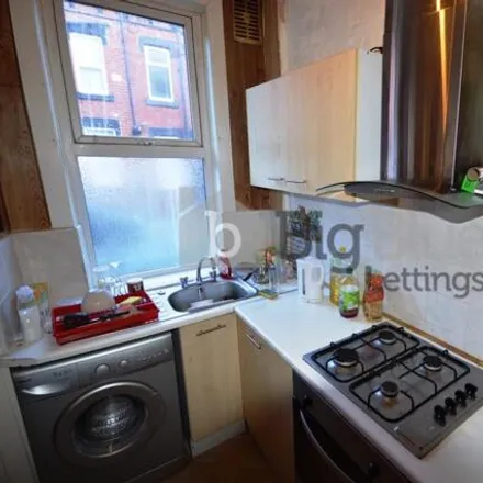 Image 5 - Thornville Mount, Leeds, LS6 1JX, United Kingdom - House for rent