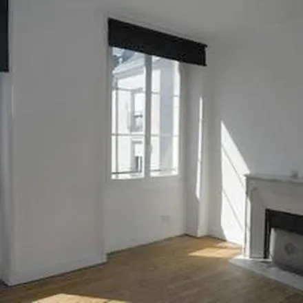 Rent this 2 bed apartment on 12 Rue du Port au Vin in 44000 Nantes, France