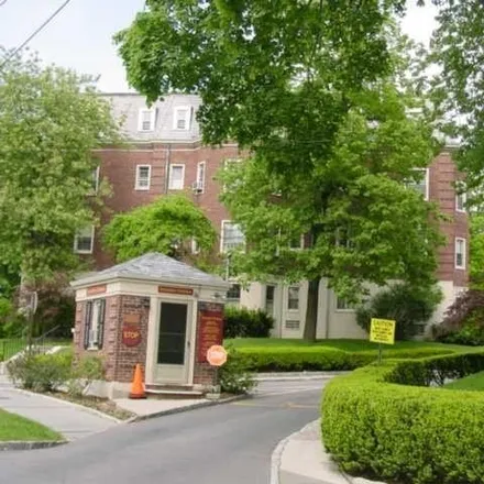 Image 1 - 2 Chateaux Circle, Village of Scarsdale, NY 10583, USA - Apartment for sale
