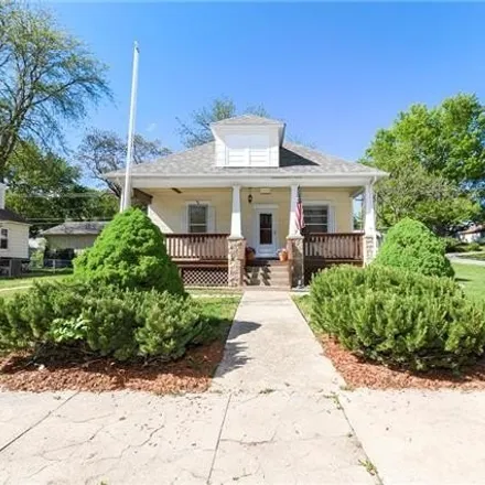 Buy this 2 bed house on 819 Newman Street in Leavenworth, KS 66048
