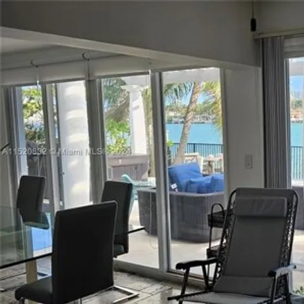 Image 6 - 1560 Bay Drive, Isle of Normandy, Miami Beach, FL 33141, USA - House for sale