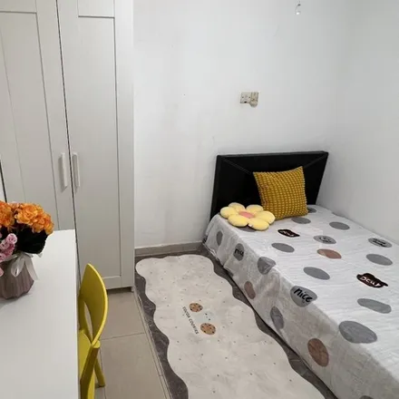 Rent this 1 bed room on Grand Regency in 9 Jalan Rajawali, Singapore 598431