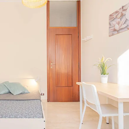 Rent this 3 bed room on Via Tolmezzo in 5, 20132 Milan MI