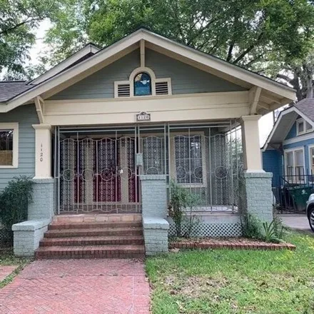Rent this 3 bed house on 1151 East 7½ Street in Houston, TX 77009