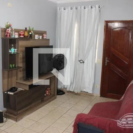 Rent this 3 bed house on Rua Indaiatuba in Vila Batuíra, São Vicente - SP