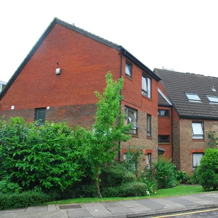 Rent this 2 bed apartment on Crammond Close in London, W6 8QR