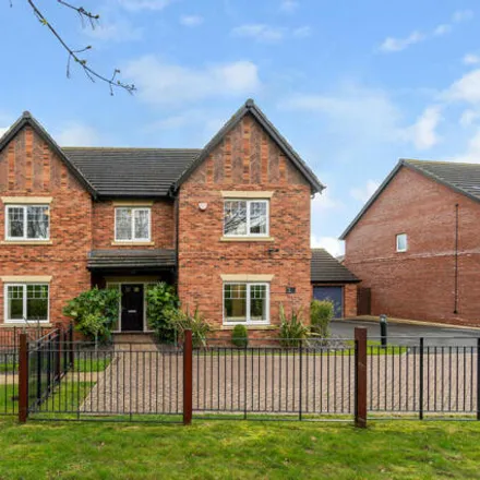 Buy this 5 bed house on Yeomanry Way in Daventry, NN11 4TG