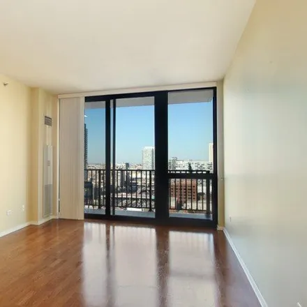 Image 4 - The Edge Lofts and Tower, 210 South Desplaines Street, Chicago, IL 60661, USA - Condo for rent