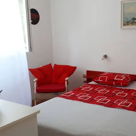 Rent this 1 bed apartment on 23231 Petrčane
