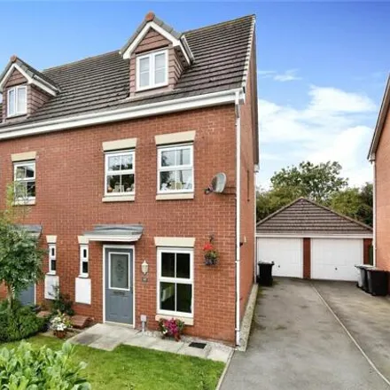 Buy this 3 bed townhouse on Stapeley in Clonners Field / Chadwicke Close, Clonners Field