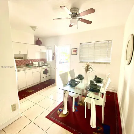 Image 6 - 350 75th Street, Atlantic Heights, Miami Beach, FL 33141, USA - Apartment for rent